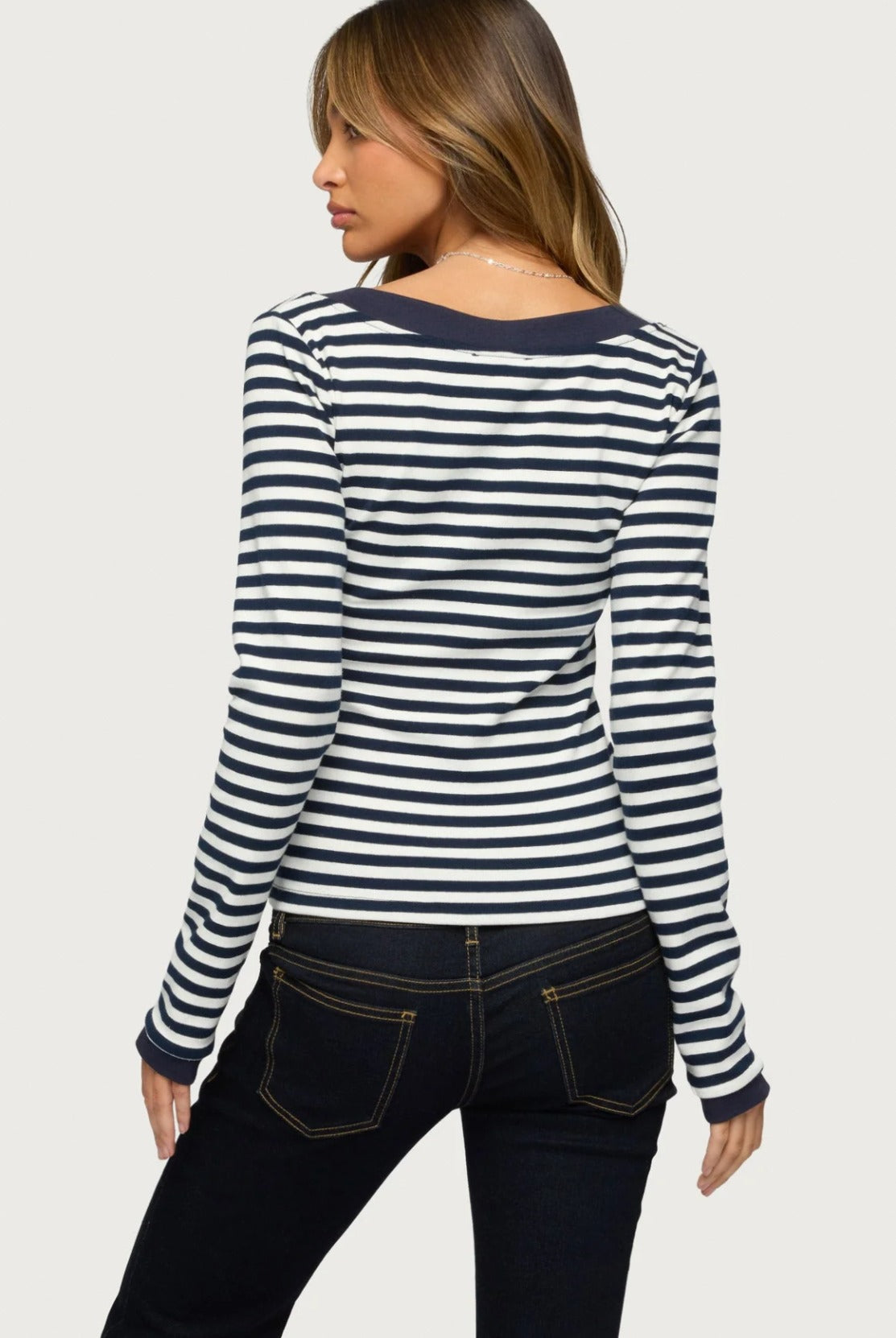 s22261_navy-and-white-39400921